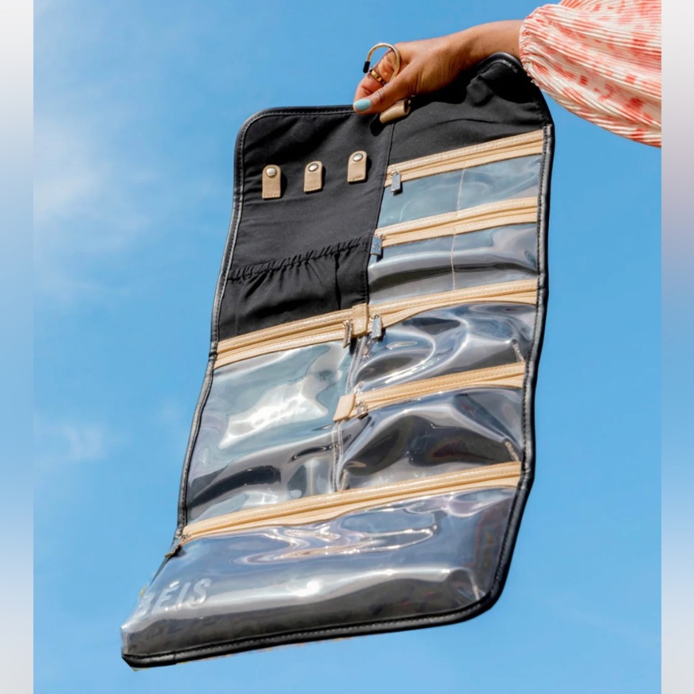 BEIS - The Hanging Jewelry Case in Black